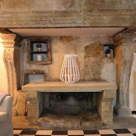 Entre Uzes Et Le Pont-Du-Gard Le Logis D'Autrefois Appartement Castillon-du-Gard Buitenkant foto