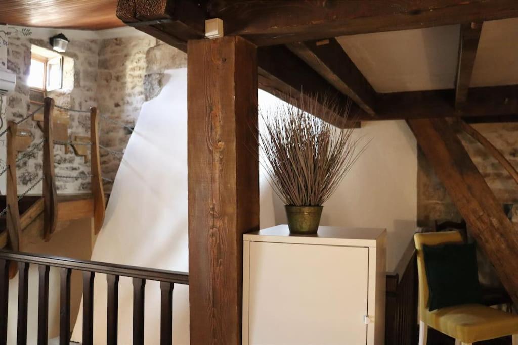 Entre Uzes Et Le Pont-Du-Gard Le Logis D'Autrefois Appartement Castillon-du-Gard Buitenkant foto