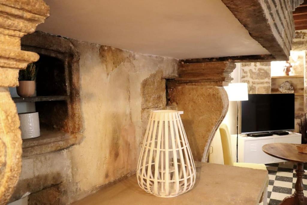 Entre Uzes Et Le Pont-Du-Gard Le Logis D'Autrefois Appartement Castillon-du-Gard Buitenkant foto